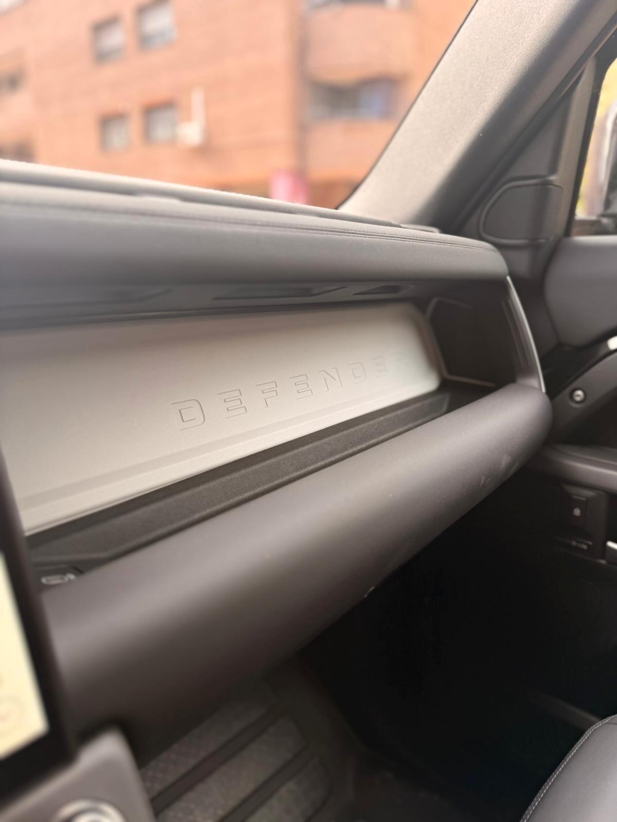 Land Rover Defender 110 2.0 Si4 PHEV 300 CV AWD Auto X-Dynamic SE