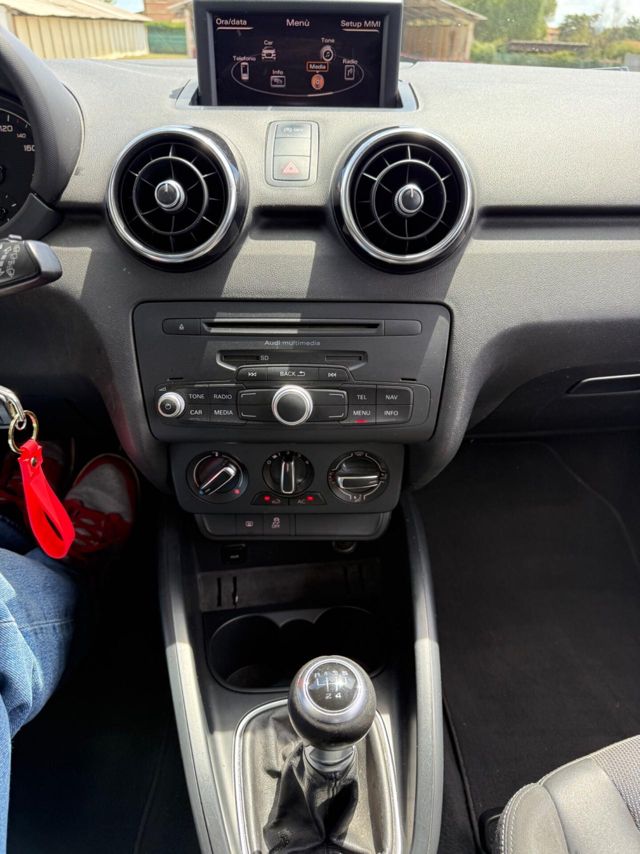 Audi A1 1.6 TDi 90cv EURO5B - NEOPATENTATI OK