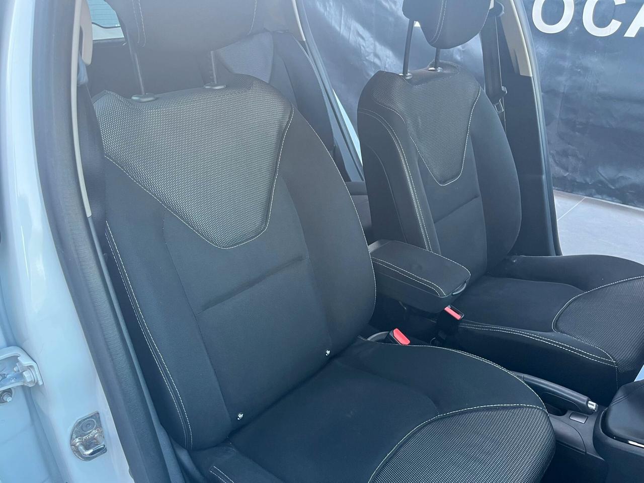 Renault Clio 1.2 BENZINA E GPL DI SERIE