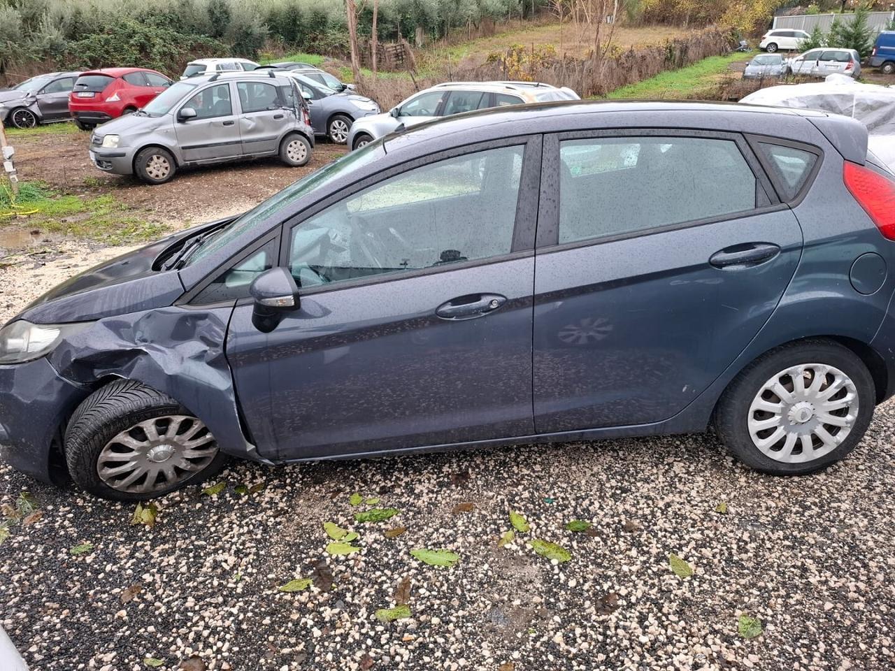 FORD FIESTA TITANIUM AUTOMATICA SINISTRATA