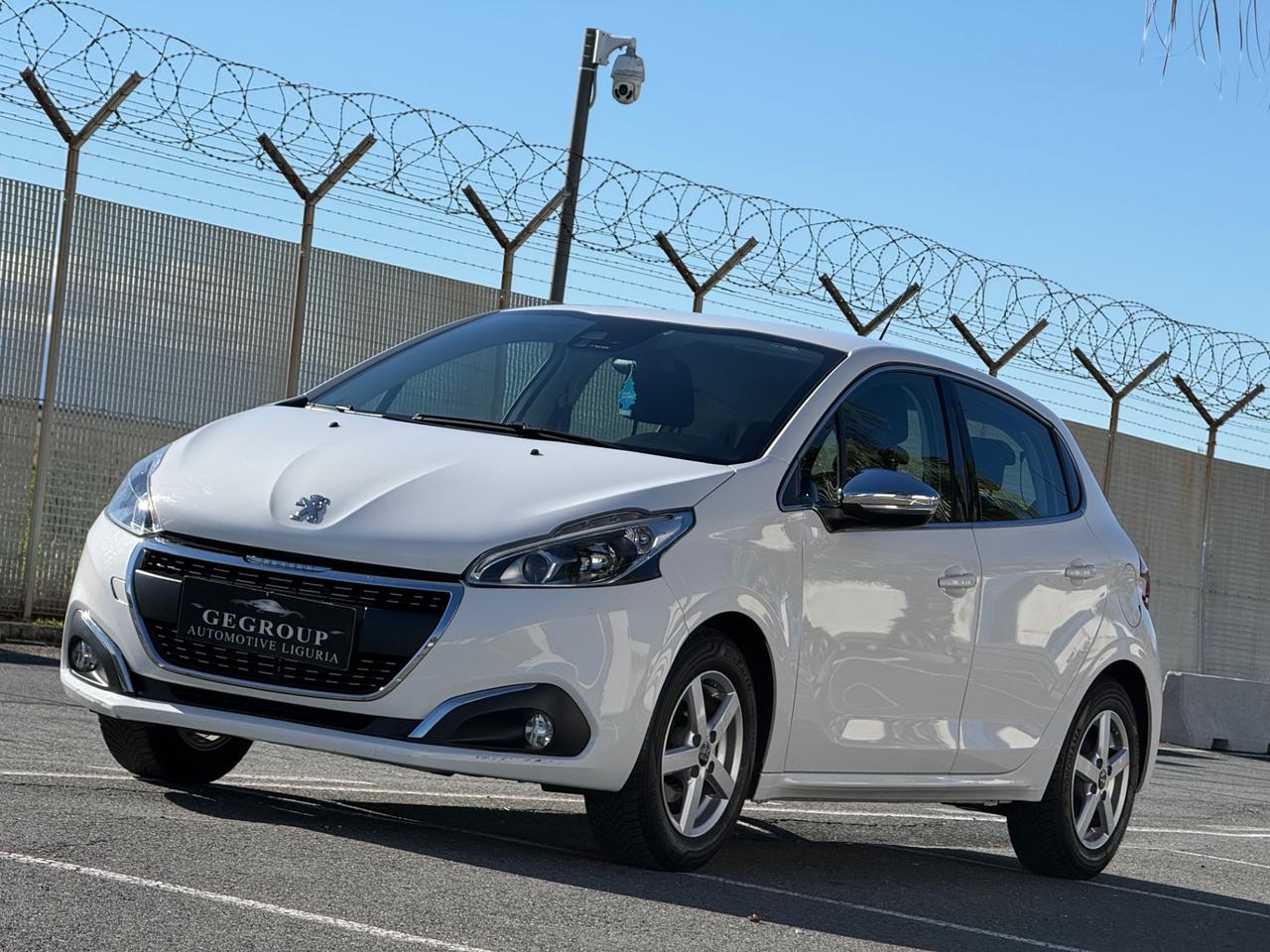 Peugeot 208 1.2 Puretech 82 CV Allure-PERMUTABILE