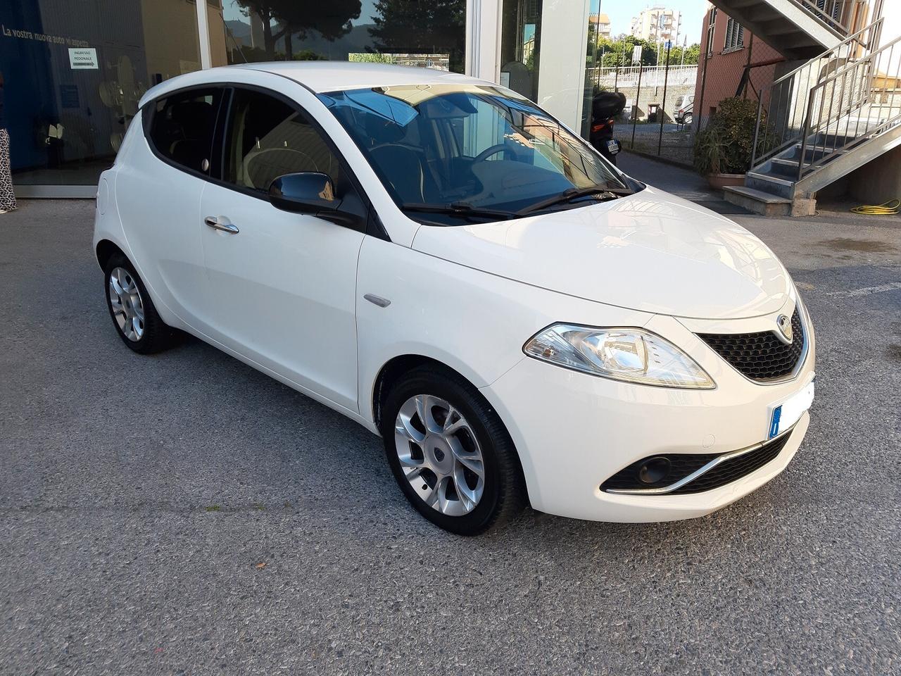 Lancia Ypsilon 1.2 69 CV 5 porte GPL Ecochic Gold