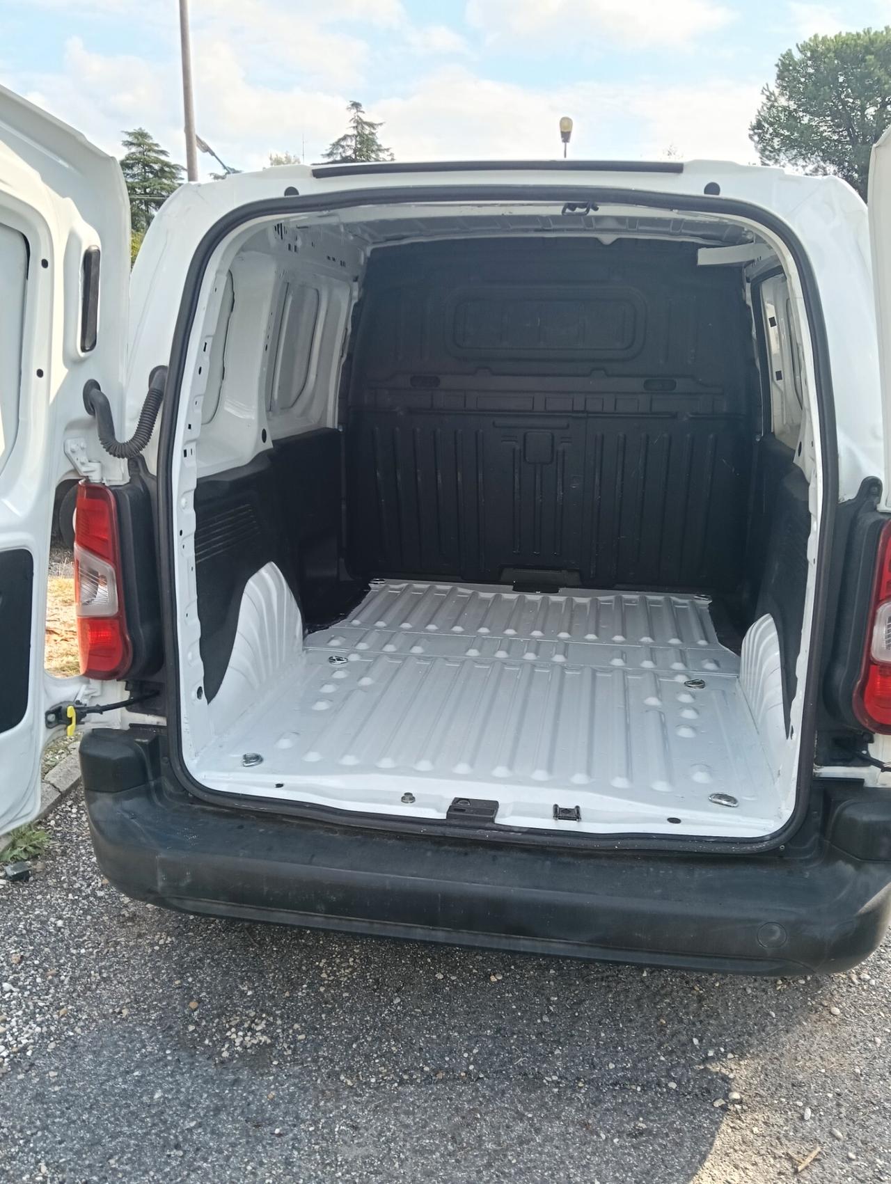Opel combo 2020 1.5 euro6