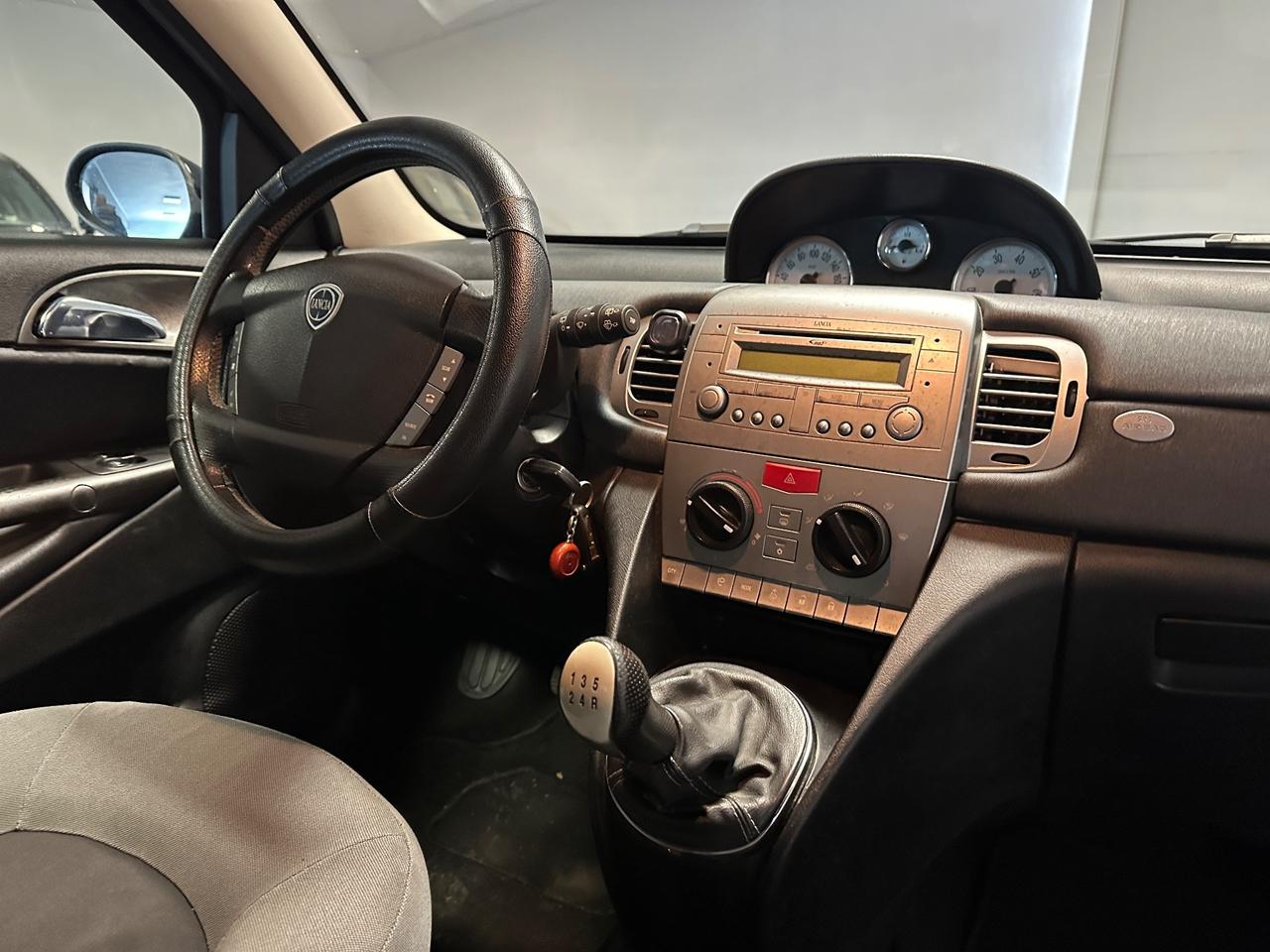 LANCIA YPSILON 1.3 MJT 75CV NEOPATENTATI