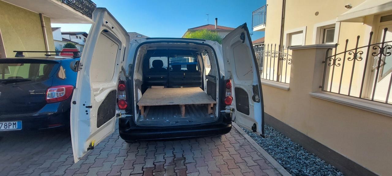 BERLINGO 1,6 DIESEL 75 CV TELEFONO BLUETOOTH 3 POSTI PORTA LATERALE IMPECCABILE