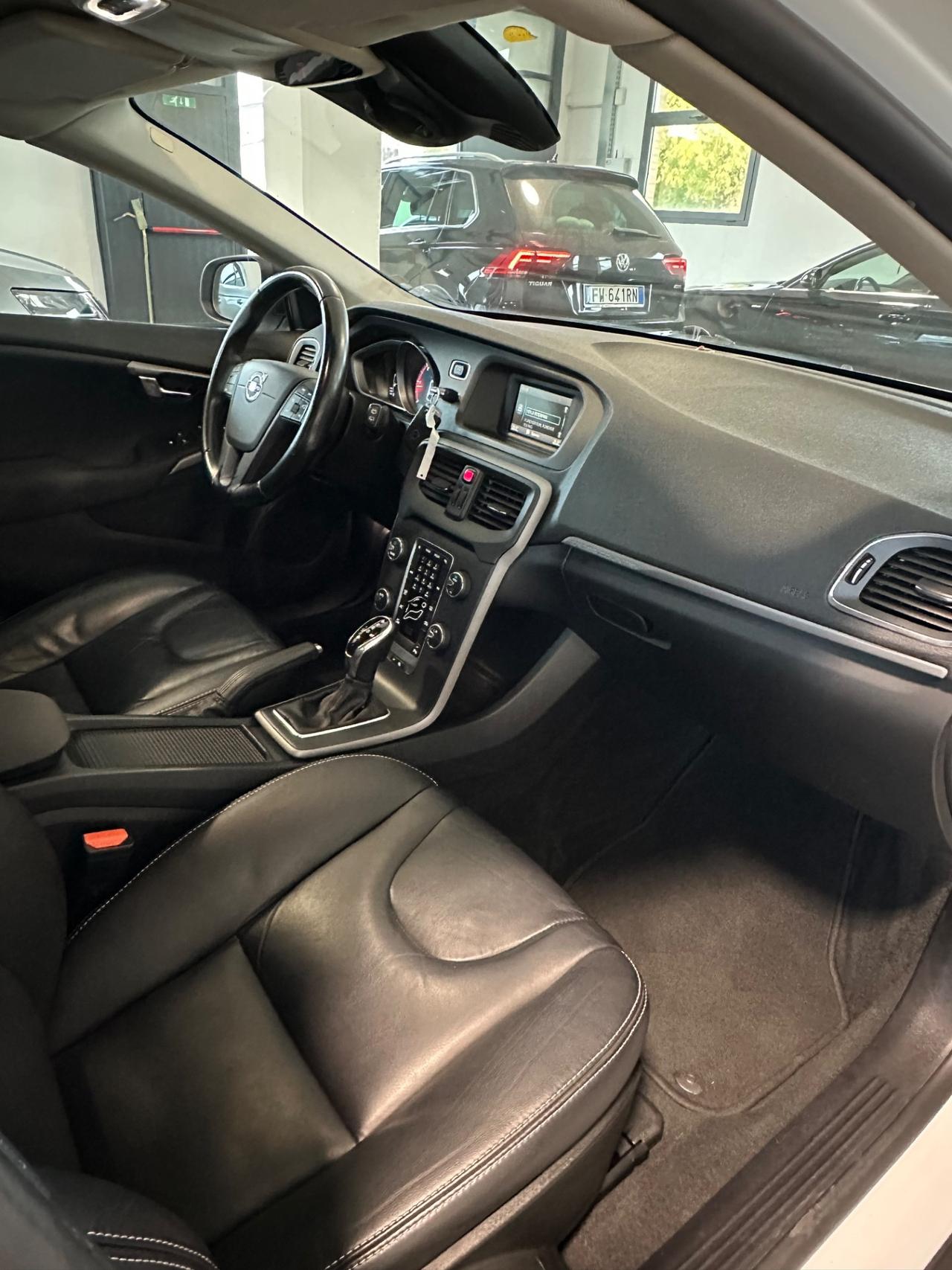 Volvo V40 Cross Country D2 1.6 Powershift Momentum N1