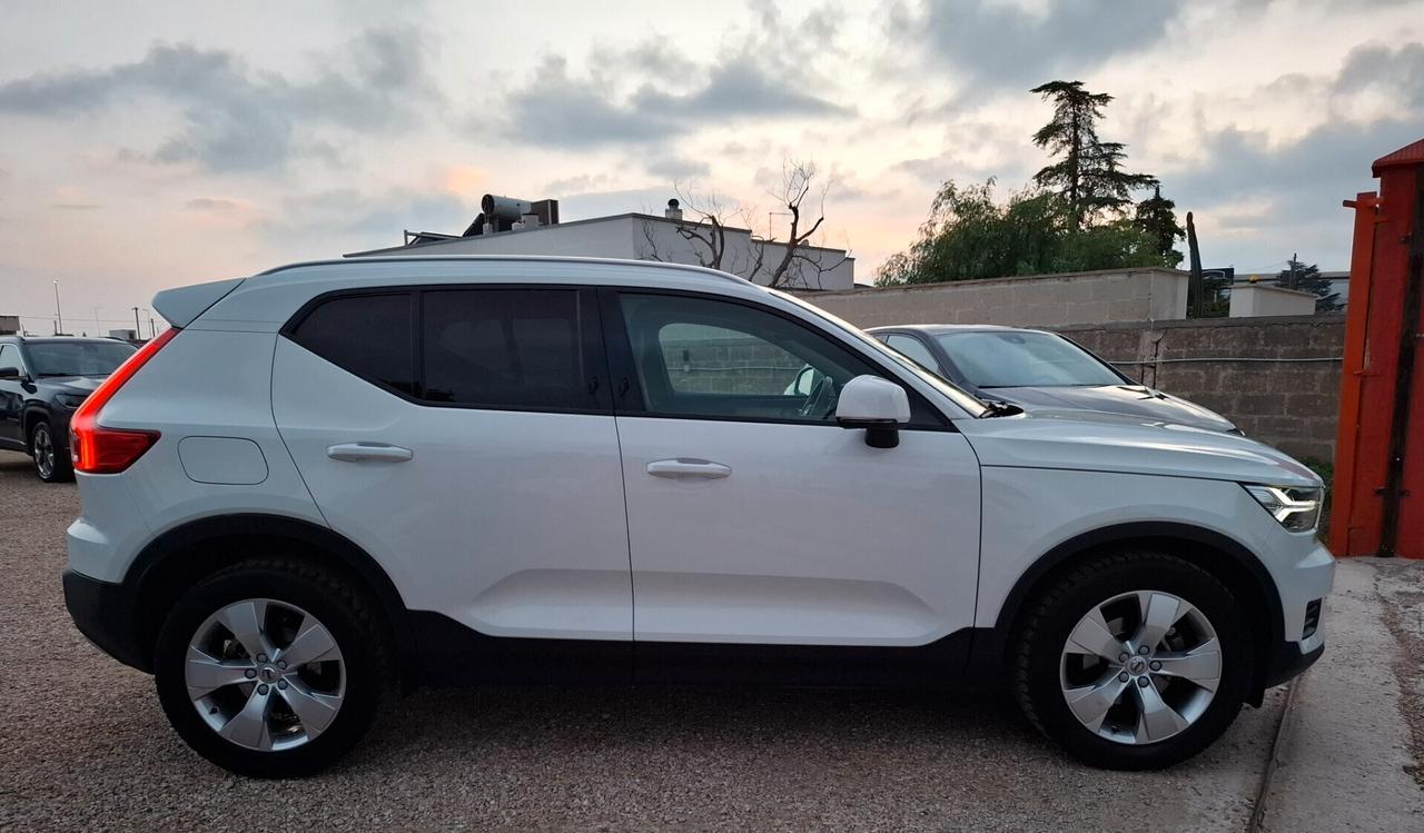 Volvo XC40-2.0-150cv*LED*NAVI*RADAR