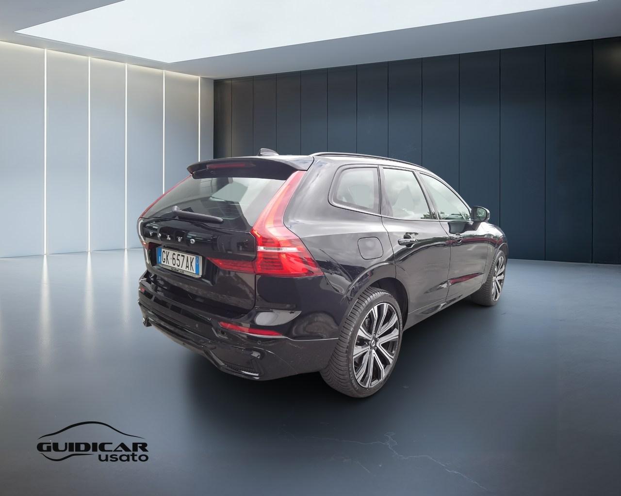 VOLVO XC60 II 2022 - XC60 2.0 b4 Plus Dark awd auto