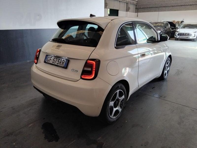 FIAT 500 500e Berlina 42 kWh Passion