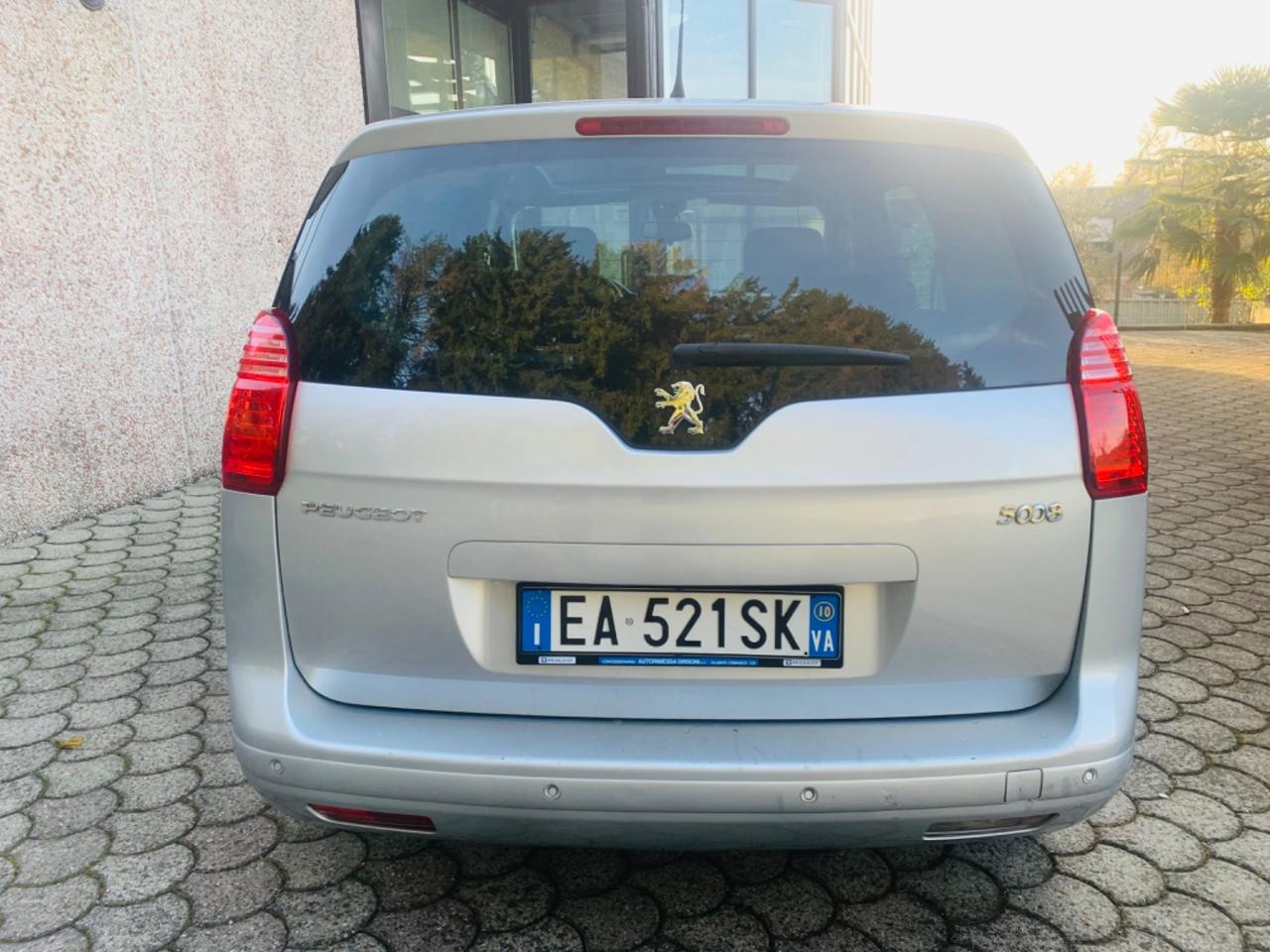 Peugeot 5008 1.6 HDi 110CV Féline 7 posti