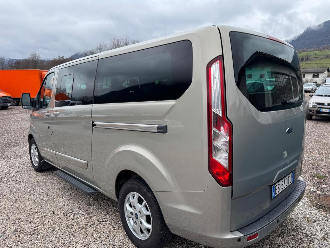 Ford Tourneo Custom Tourneo Custom 300 2.2 TDCi 155CV PL Titanium