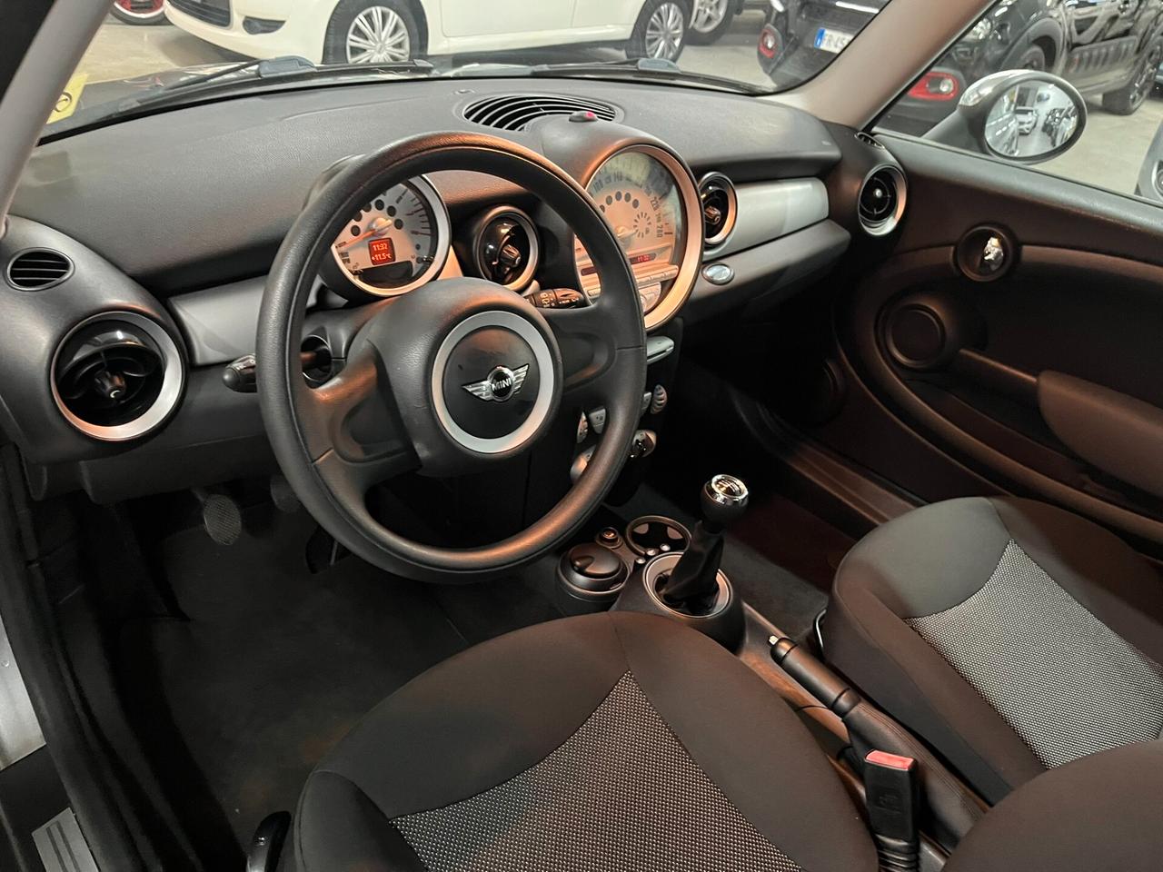 Mini 1.4 solamente 90mila km