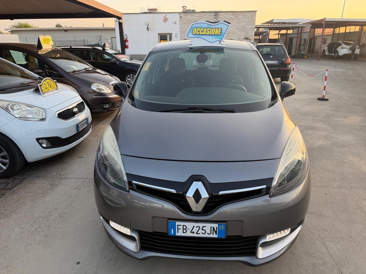 Renault SCENIC 1.5 dCi 110CV 2015 - TOM TOM