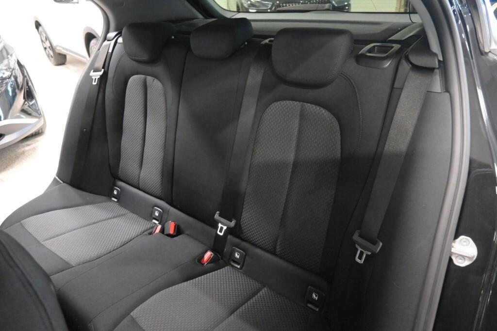 BMW 116D 115CV 6M. BUSINESS ADVANTAGE ( FARI LED - BMW DIGITAL COCKPIT - CRUISE - NAVI - MIRROR - PDC )