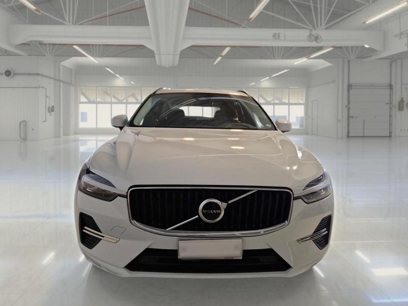 VOLVO XC60 B4 D automatico Momentum Pro