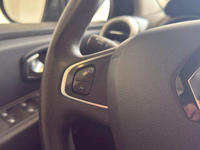 RENAULT Clio dCi 8V 75 CV 5 porte Moschino Intens