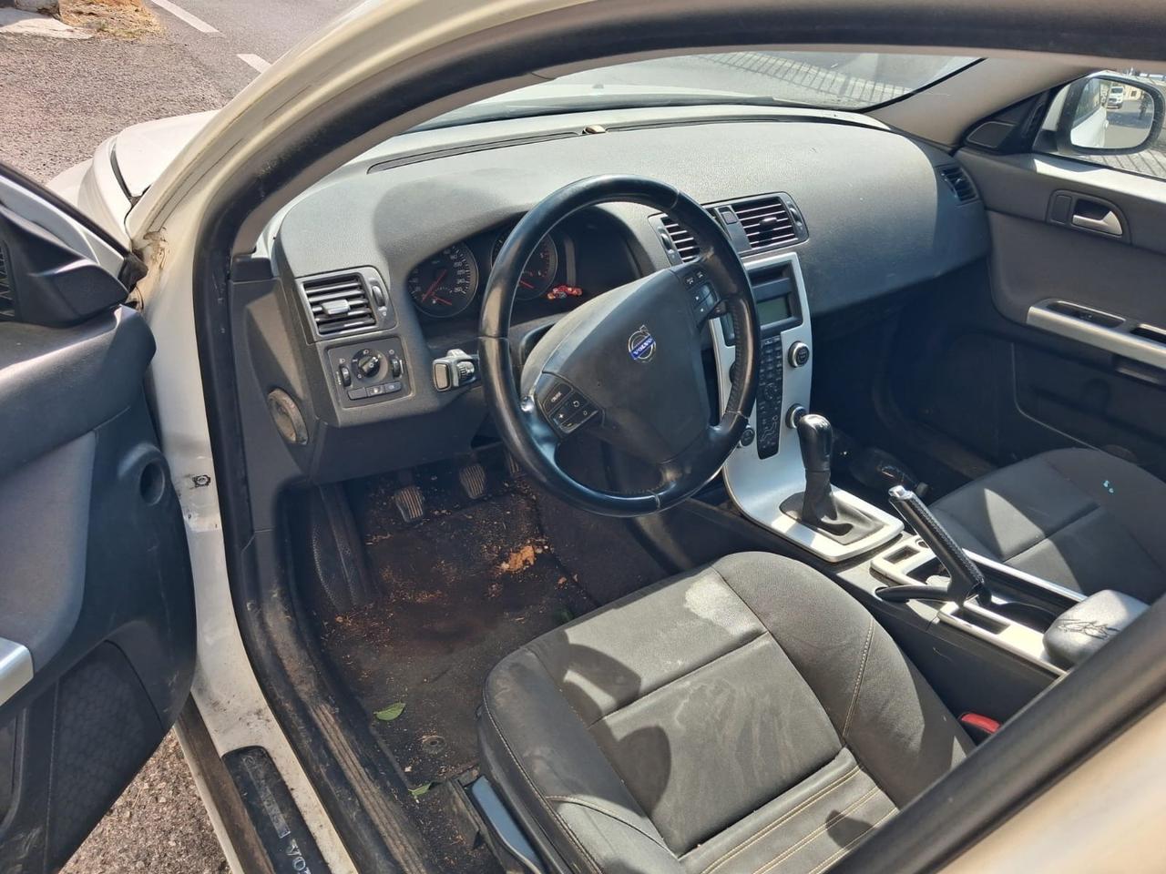 Volvo V50 D2 R-design