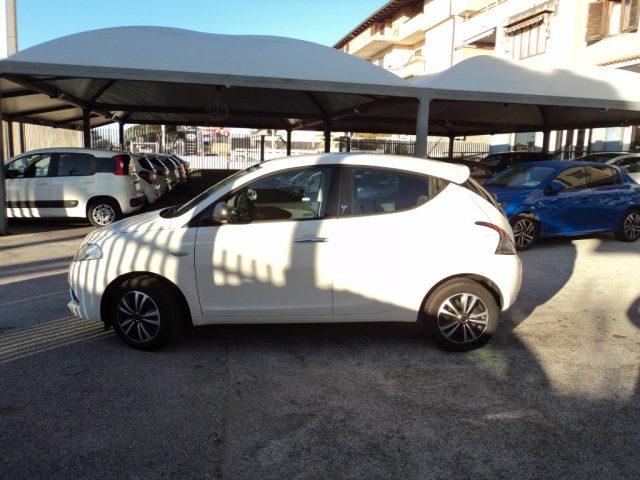 LANCIA Ypsilon 1.2 69 CV 5 porte Gold