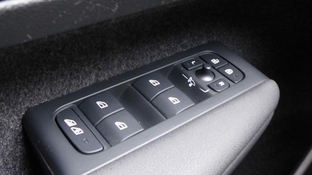 VOLVO XC40 B3 automatico Plus Dark