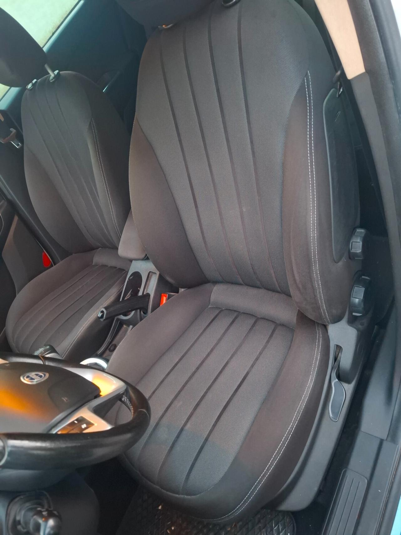 Lancia Delta 1.6 MJT DPF 105 CV Gold