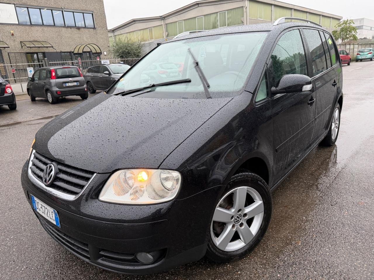 VW Touran 2.0 TDI 5-POSTI 6-MRCE FAMIGLIARE