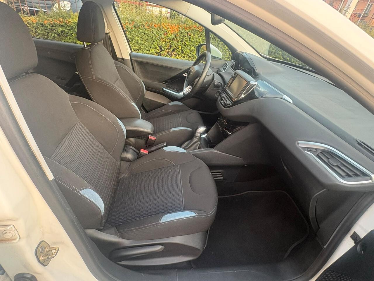 Peugeot 208 1.6 e-HDi 92 CV Stop&Start 5 porte Allure
