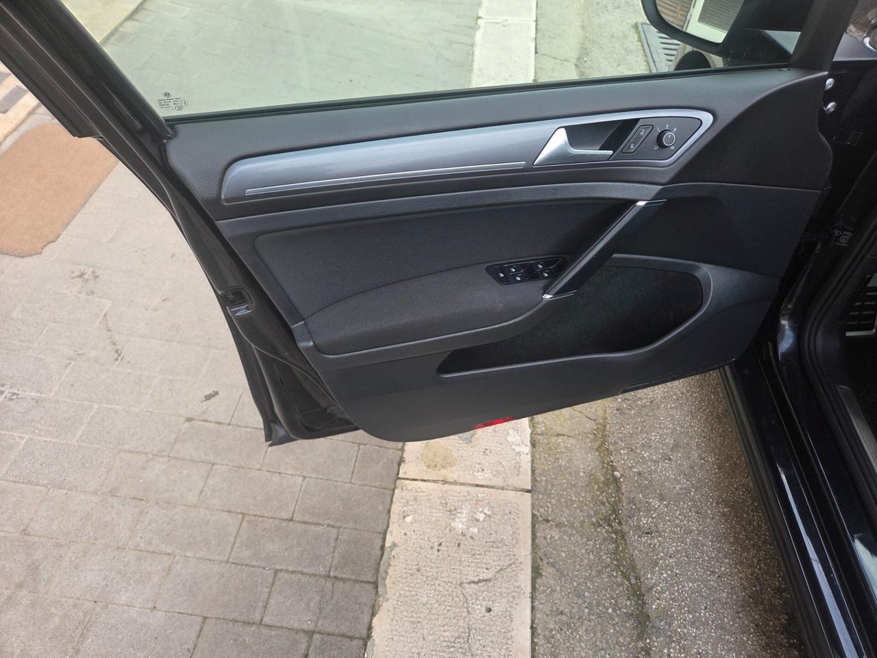 VW GOLF 7 R-LINE FARI LED 1.6 TDI 110 CV KMCERTIF