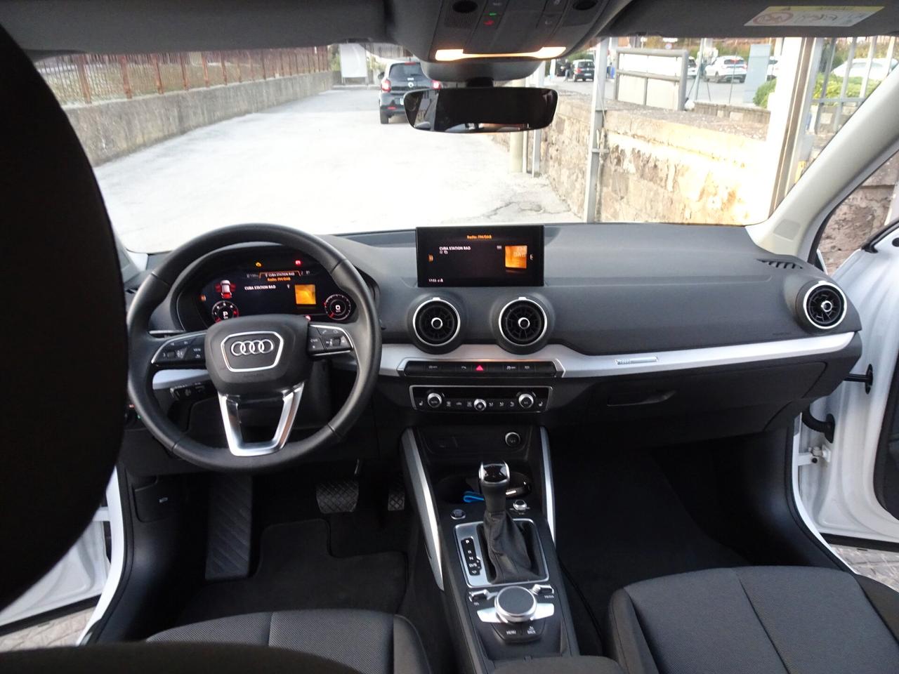 Audi Q2 35 TDI S tronic Identity Black