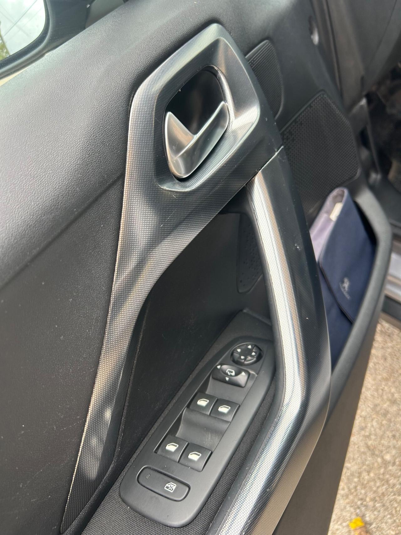 Peugeot 2008 BlueHDi 120 S&S Allure