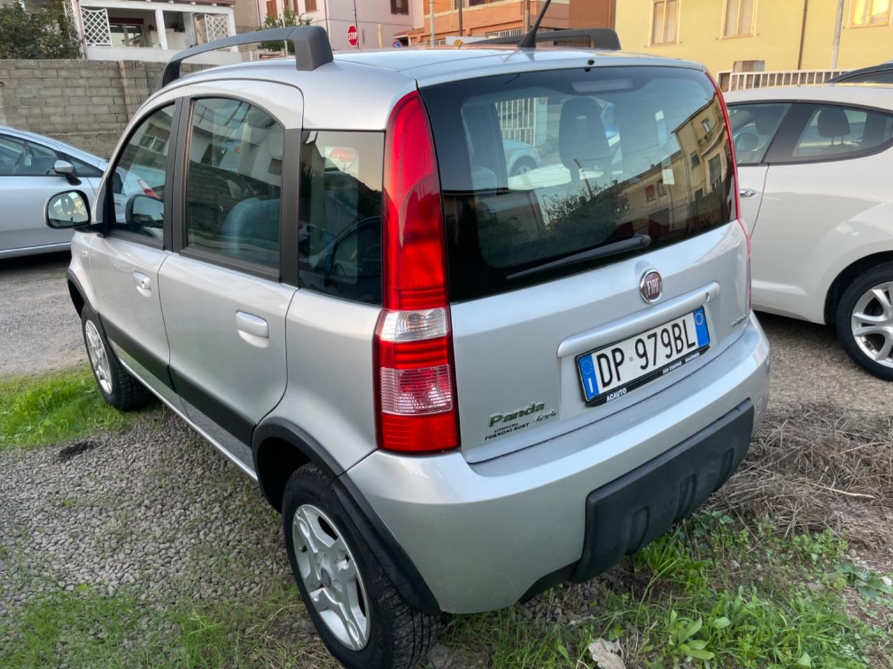 Fiat Panda 1.3 MJT 16V 4x4 con tasto ELD differenzi garanzia 12