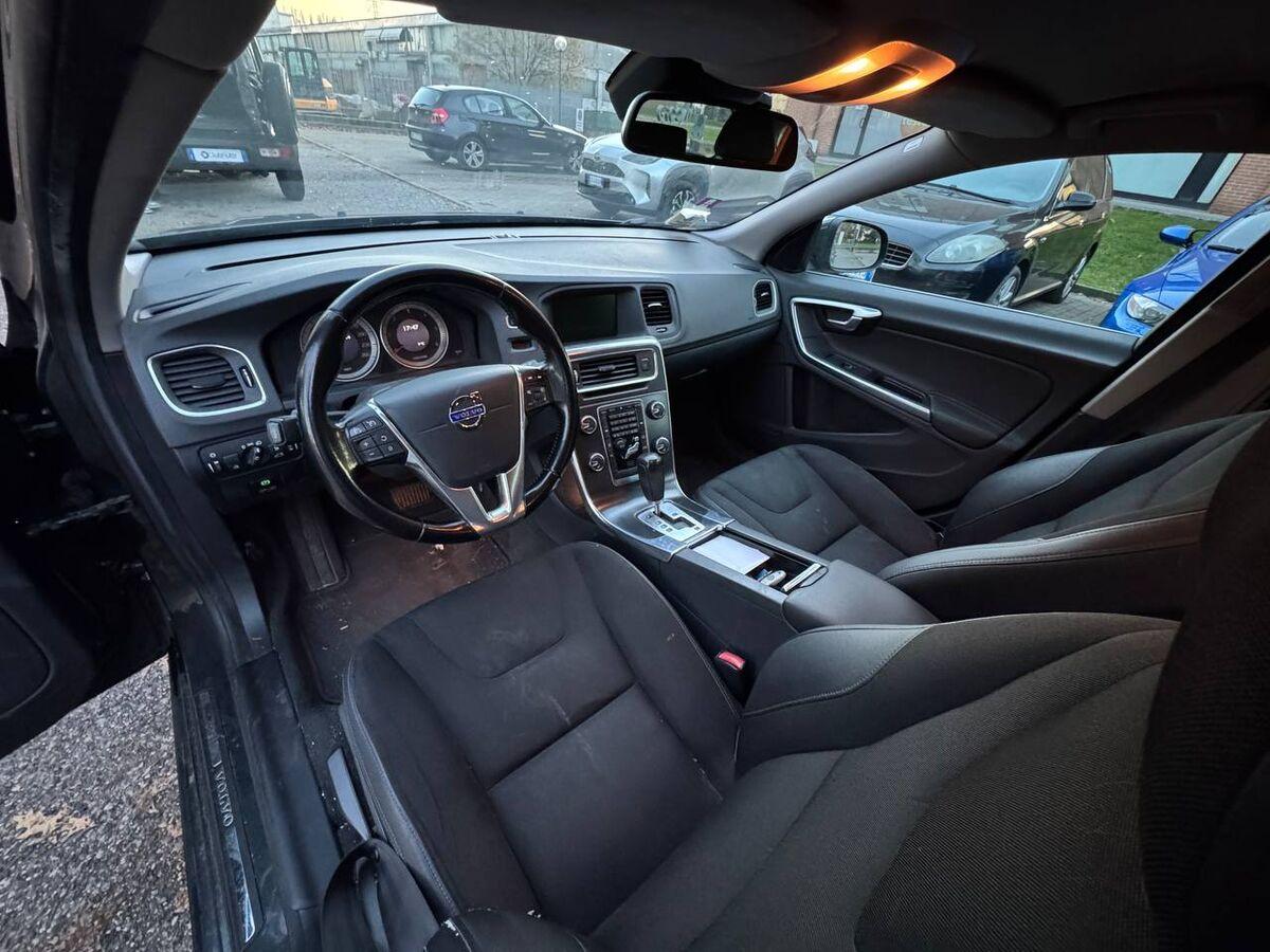 Volvo V60 V60 2.0 D4 ved (d3) Momentum geartronic