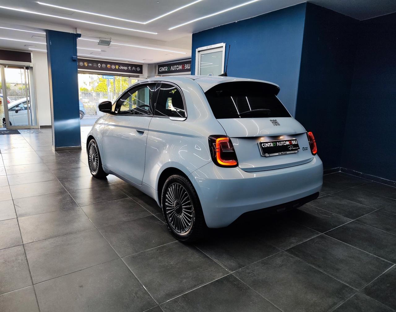 Fiat 500e Berlina 42 kWh Passion