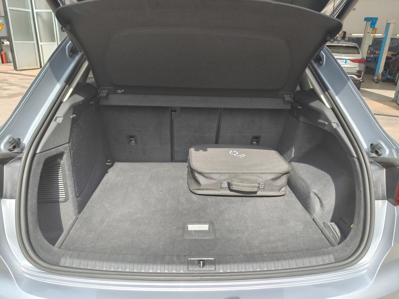 Audi Q3 45 TFSI e S tronic Business