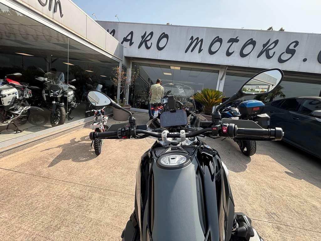 Bmw R 1300 GS Triple Black 2026 KM 0 Tua a solo 239 Euro al mese
