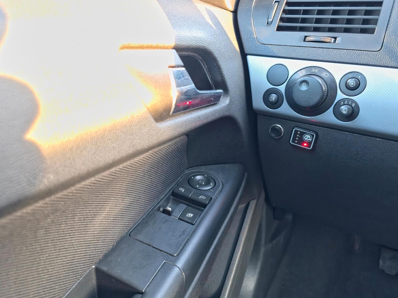 Opel Astra 1.6 16V Twinport 5 porte Cosmo GPL 2006 E4 Manuale NEO