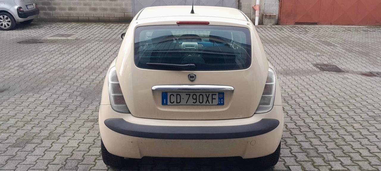 Lancia Ypsilon 1.2 Argento NeopatentatiOK