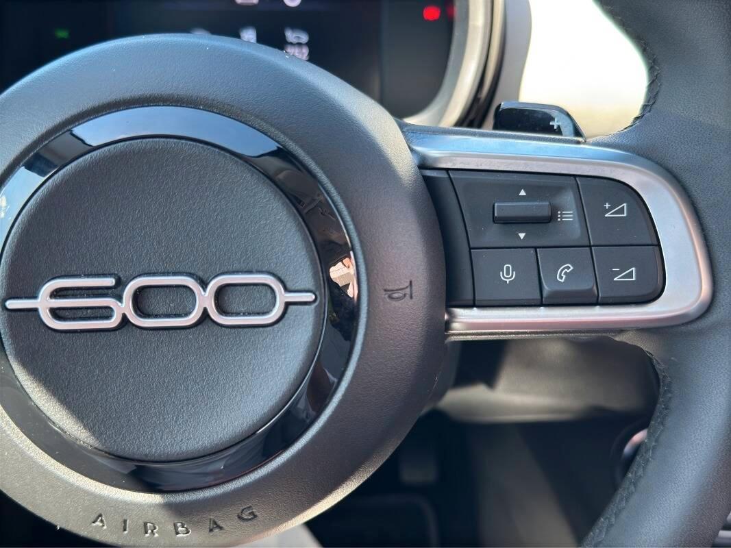 Fiat 600 1.2 hybrid La Prima 110cv AUTOMATICA E CARPLAY