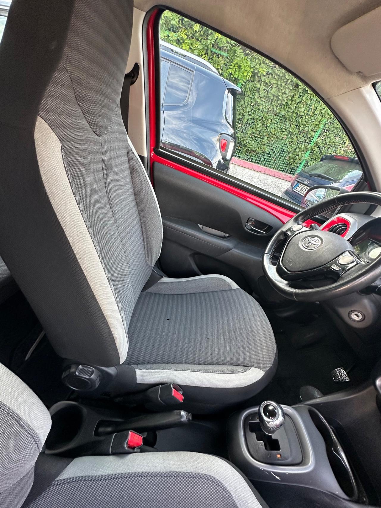 Toyota Aygo 1.0 VVT-i 72 CV 5 porte x-play MMT