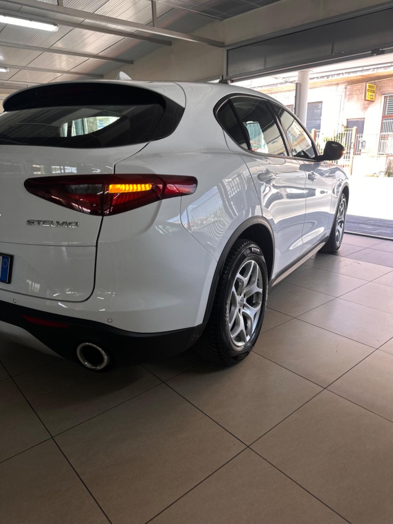 Alfa Romeo Stelvio 2.2 Turbodiesel 190 CV AT8 RWD Executive 2021