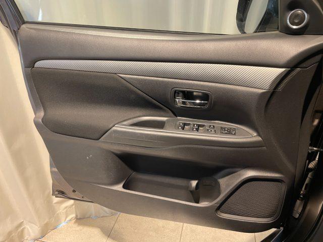 MITSUBISHI Outlander 2.2 DI-D 4WD Instyle 7p. Bluetooth Alu Clima