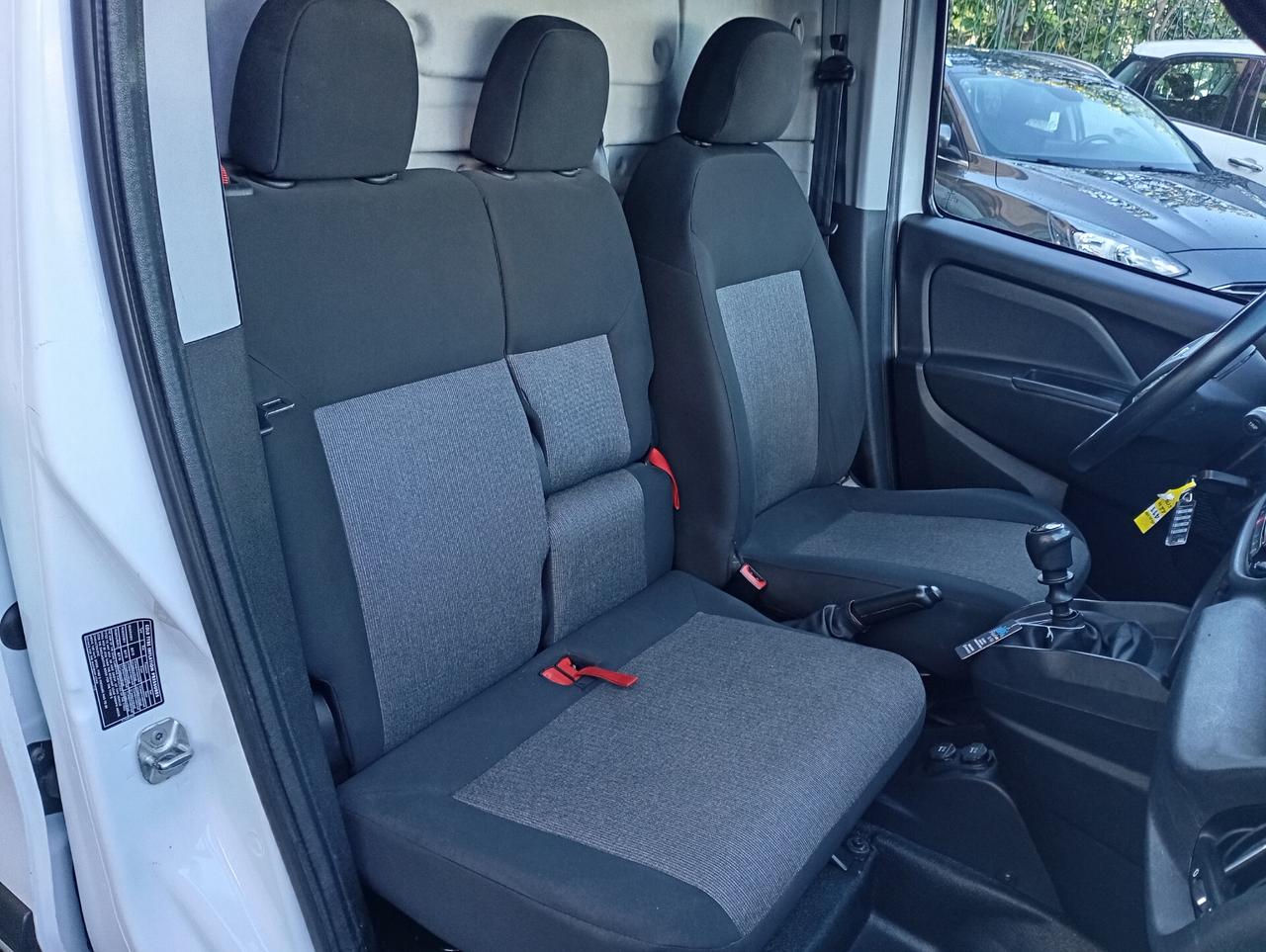 Fiat Doblo Cargo 1.6 Multijet 105CV Lounge 3 Posti