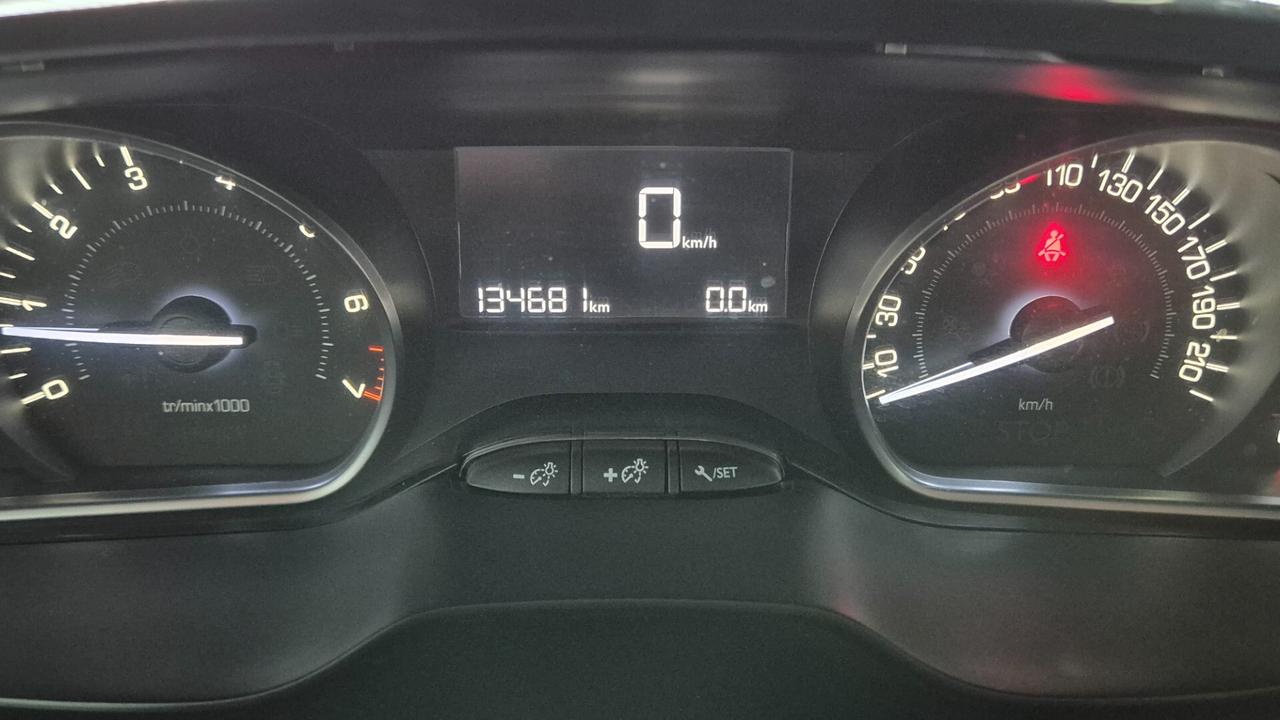 Peugeot 208 PureTech 82 5 porte Allure