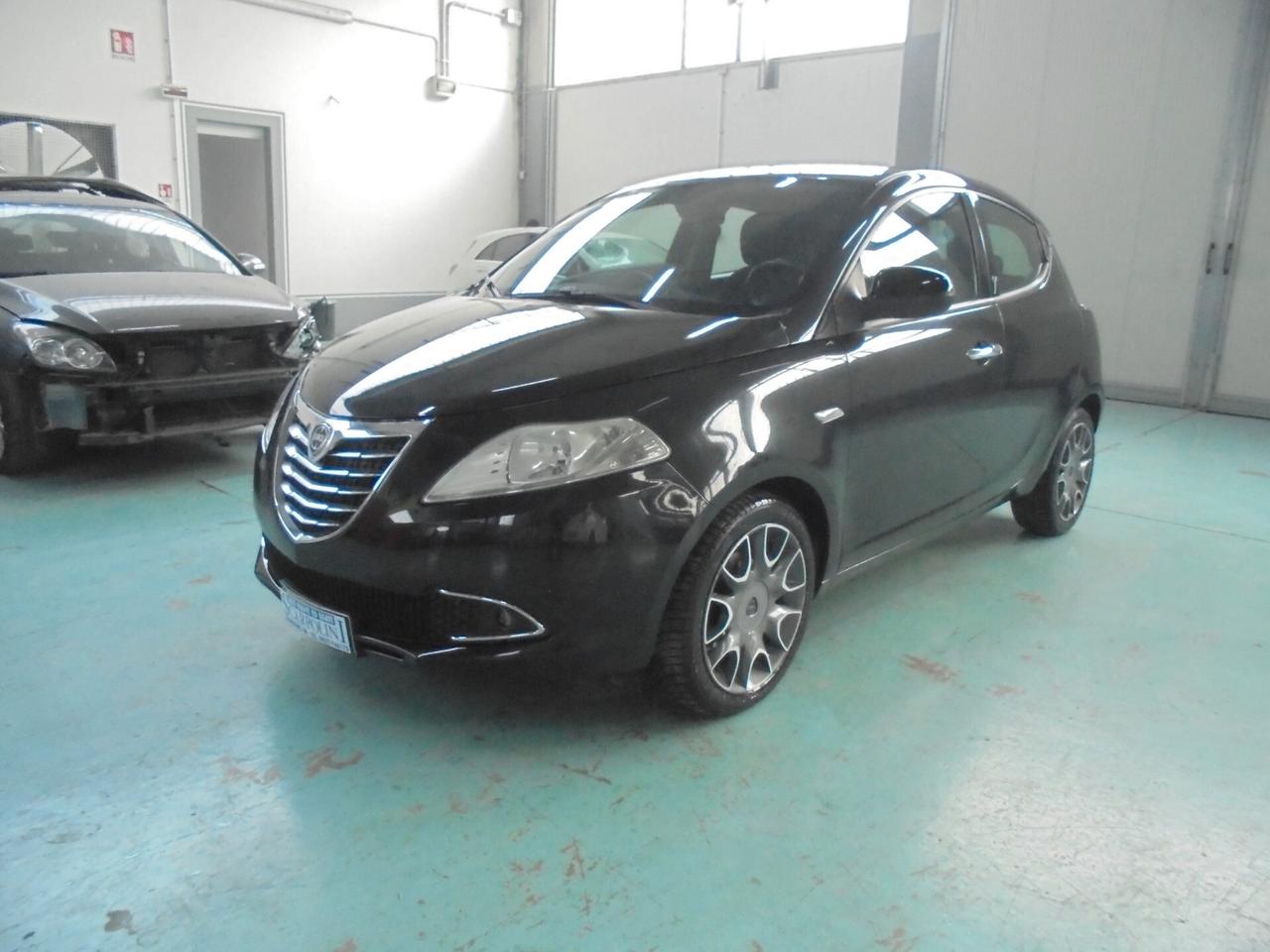Lancia Ypsilon 0.9 TwinAir 85 CV 5 porte S&S Gold