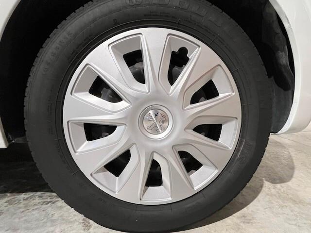 Peugeot 208 1.4 e-HDi 68 CV S&S robotizzato 5 porte Active