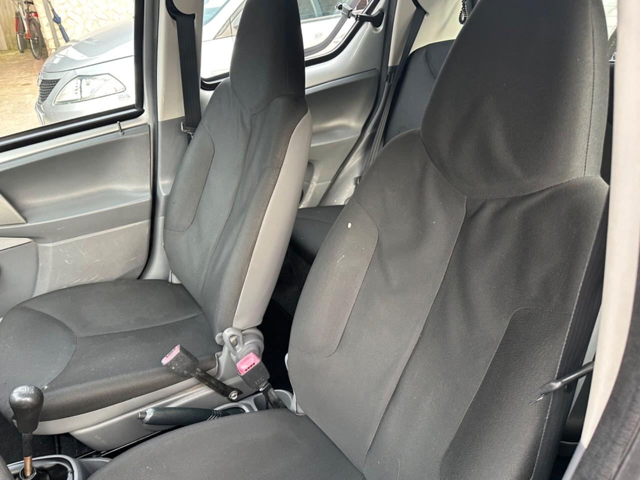 Toyota Aygo 1.0 12V VVT-i 5 porte Sol