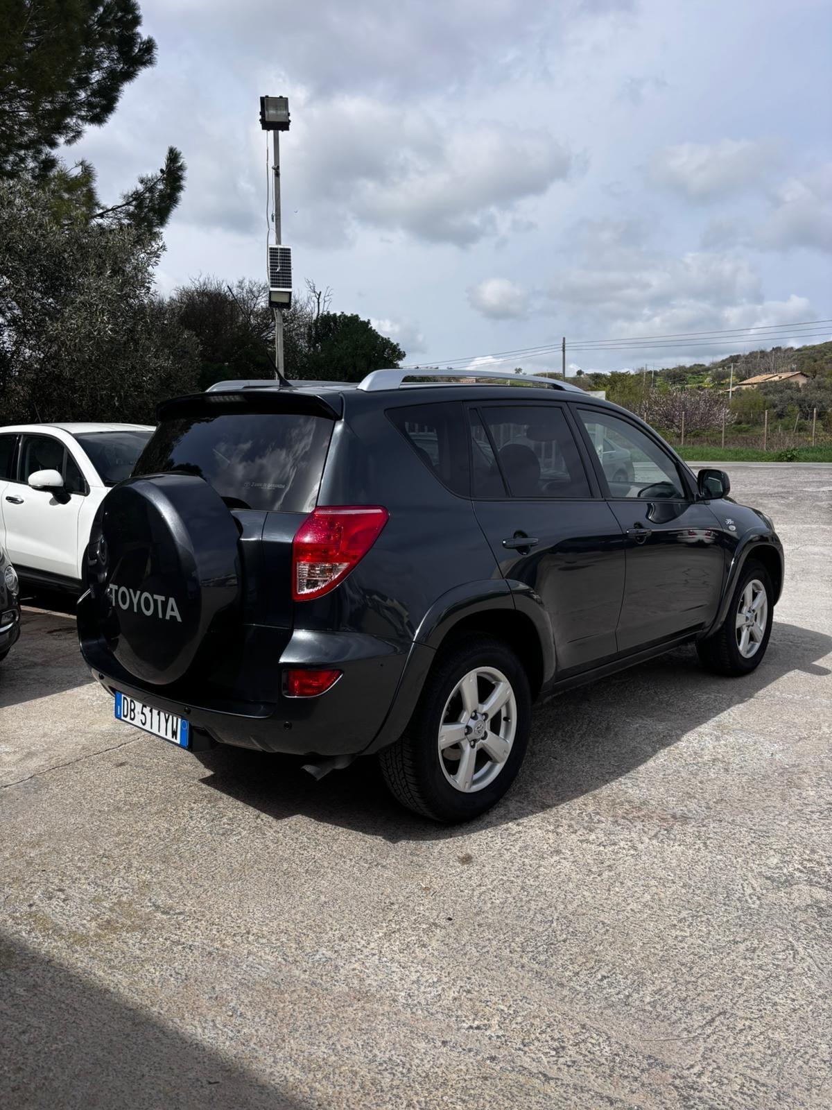 Toyota RAV 4 RAV4 2.2 D-4D 177 CV Luxury