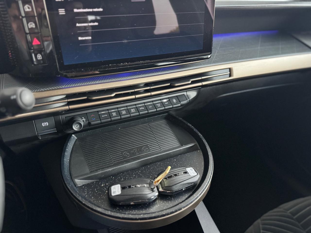 Lancia Ypsilon Hybrid e-DCT Edizione Cassina
