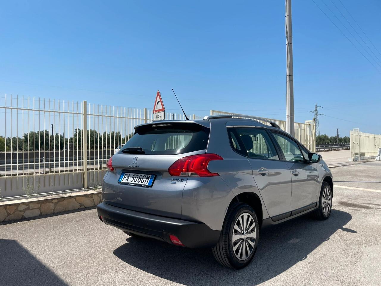 PEUGEOT 2008 BlueHDi 100 S&S Allure