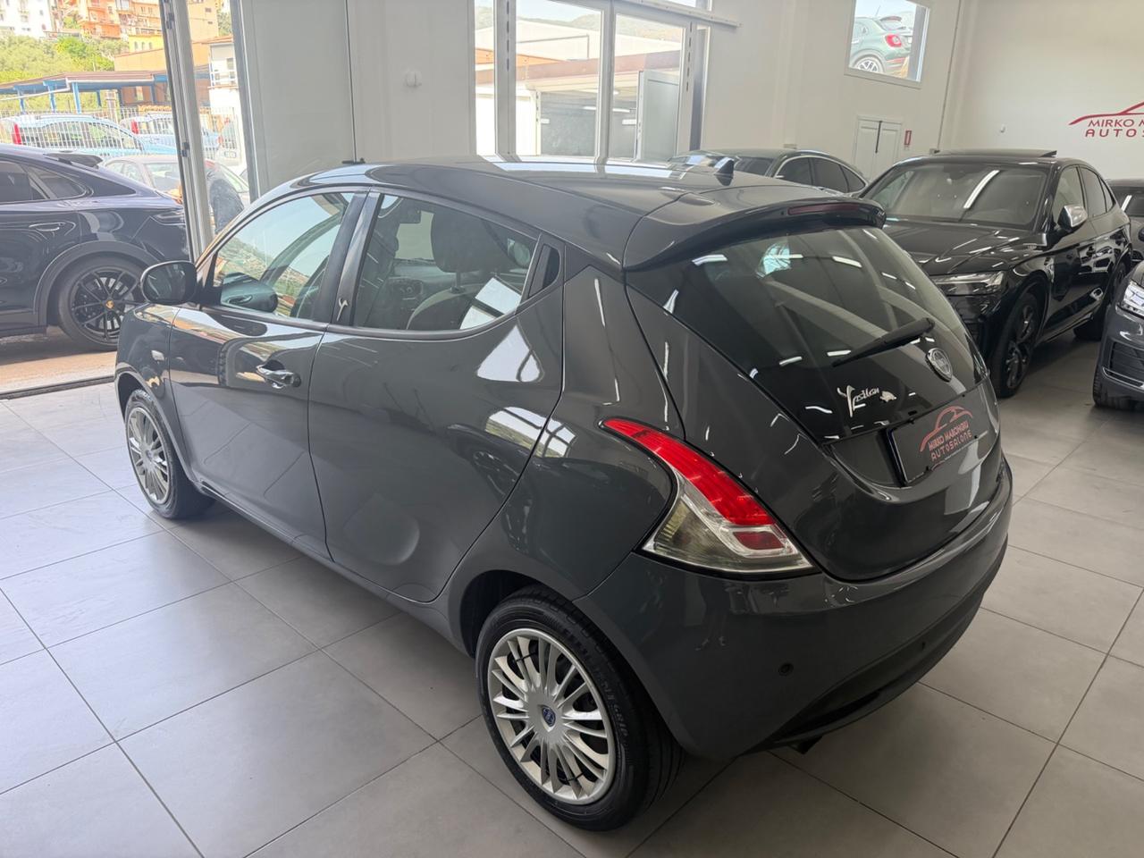 Lancia Ypsilon 1.3 MJT 95 CV 5 p. Platinum FINANZIABILE