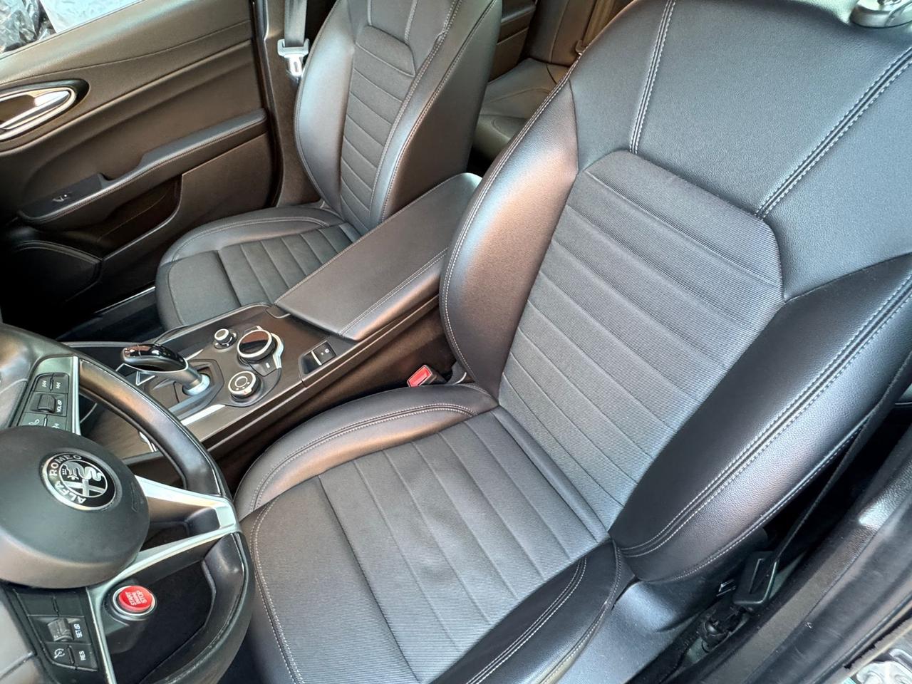 Alfa Romeo Giulia 2.2 Q4 180 CV AT8 Super PADDLE